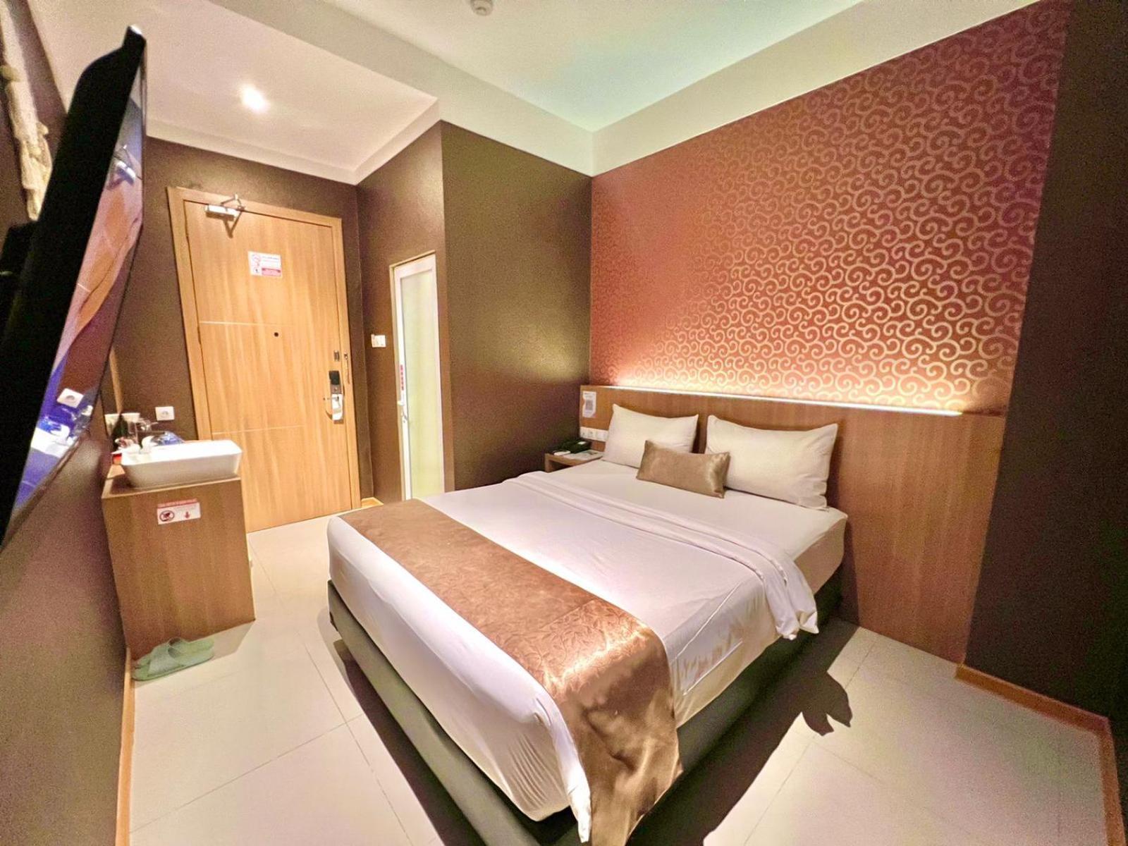 Deli Hotel Medan Exterior foto